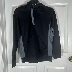 Nike Therma-Fit Black and Gray Sweatshirt